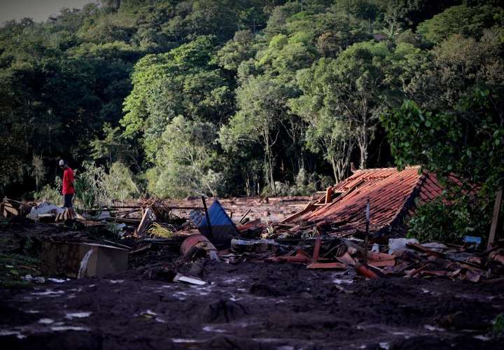 Exigen respuestas a la tragedia en Brasil Critica