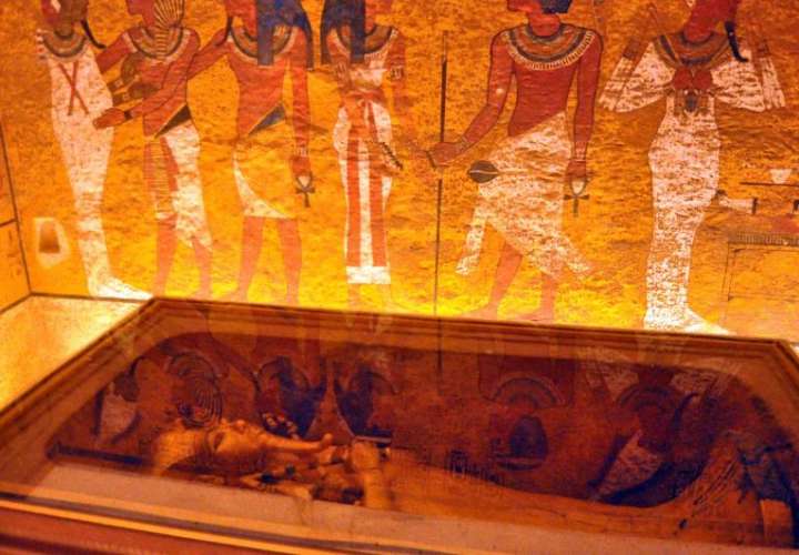 Vista del interior de la tumba de Tutankamón, este jueves en Luxor, en el sur de Egipto. EFE