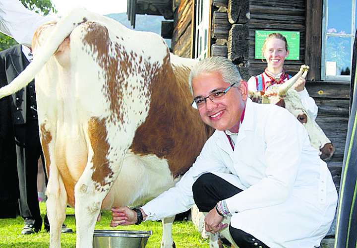 Blandón: no tomo leche antes de ordeñar la vaca