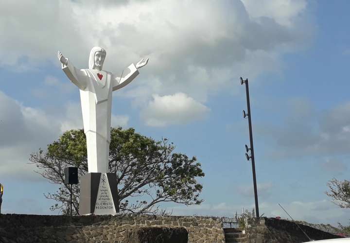 Vista general del Cristo Redentor, ubicado en Paraíso, San Miguelito.  Foto: Edwards Santos