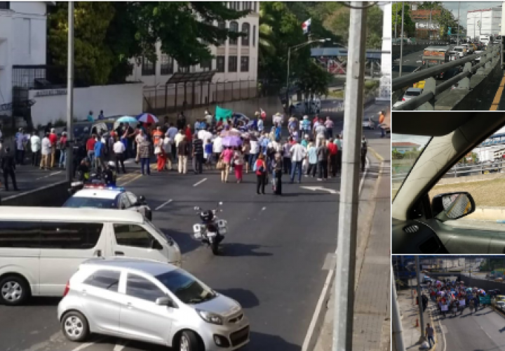 Jubilados cierran la avenida de Los Mártires y exigen su aumento