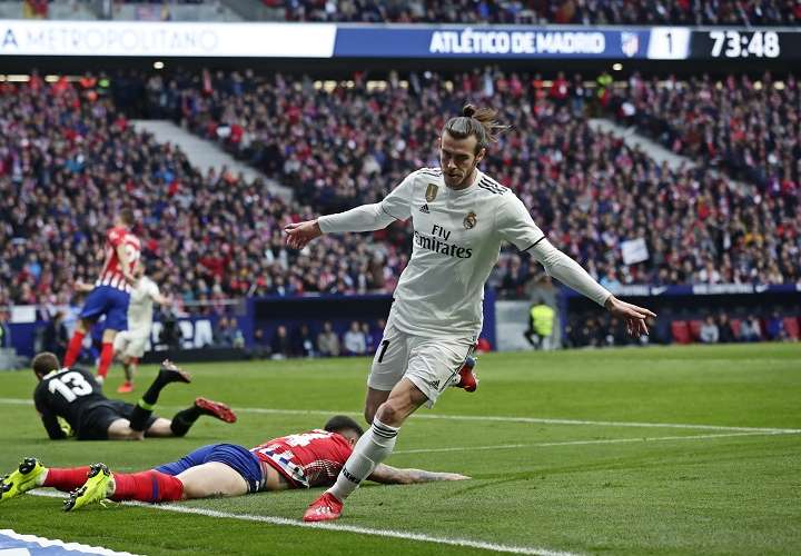  Gareth Bale festeja su anotación en el Metropolitano stadium. Foto: AP