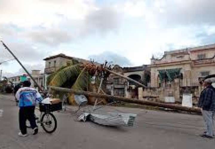 Aumentan a siete los muertos por intenso tornado en La Habana