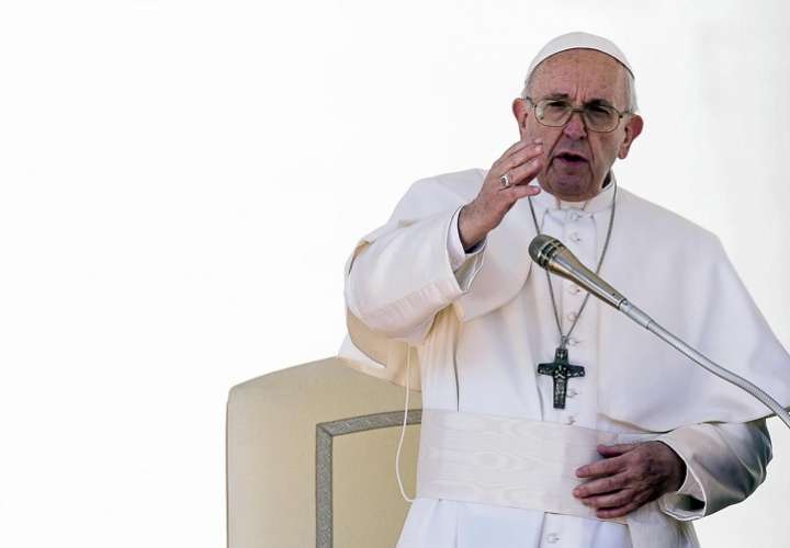 El papa Francisco preside la audiencia general de los miércoles en la plaza de San Pedro en el Vaticano. Foto: EFE