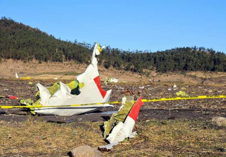 Imagen cedida por Ethiopia Airlines del lugar del accidente. EFE/EPA/Ethiopia Airlines
