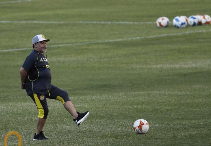  Maradona cumple su segunda temporada al frente de los Dorados de Sinaloa. Foto: AP
