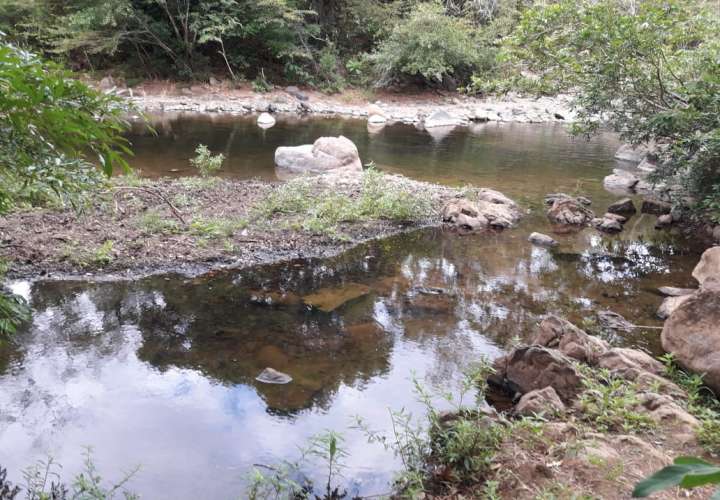 Dos hermanitas  mueren ahogadas en río El Cuay