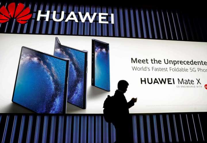 Ante la preocupación suscitada en la CE por empresas chinas como Huawei, que por ley tendrán que cooperar con los servicios secretos de su país. EFE