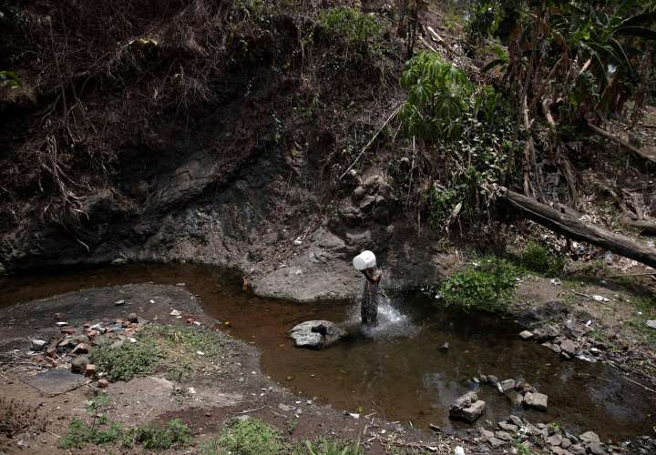 Sequía coloca en situación crítica la producción de agua potable en Panamá