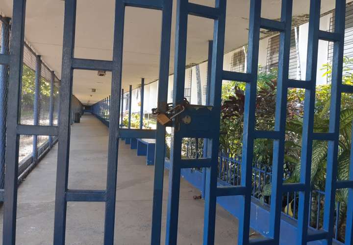 Colegio Remón está cerrado por paro docente