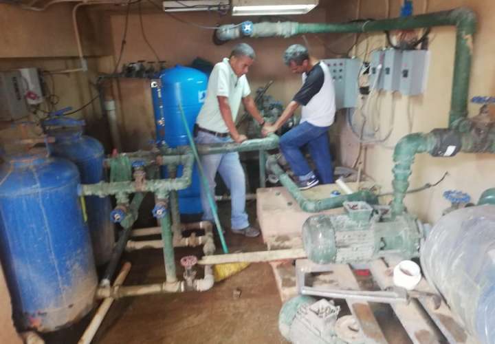Daño en tubería deja sin agua a hospital de Chitré