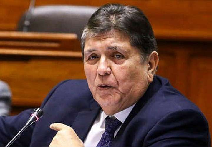 El expresidente peruano Alan García está "muy grave", informa ministra