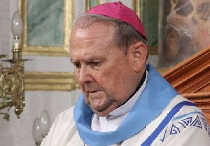 El Papa Francisco acepta renuncia de obispos auxiliares Varela y Ashley