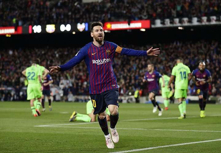  Lionel Messi  festeja su anotación. Foto: AP