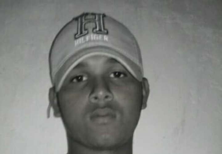 Familiares buscan a joven desaparecido en Colón