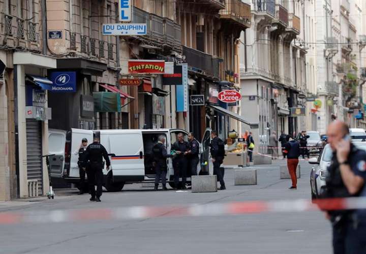Pánico en Lyon por la explosión de un artefacto que hiere a 13 personas