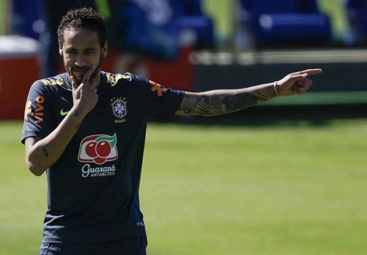 Neymar durante el entrenamiento de Brasil para Copa América. Foto: AP