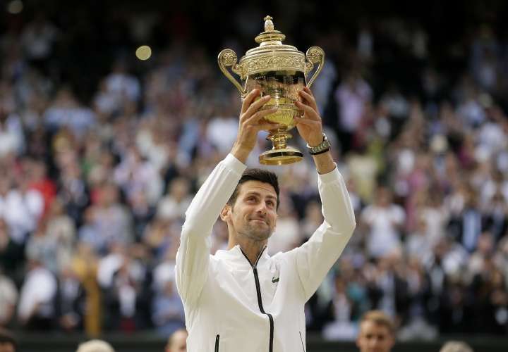 Novak Djokovic gana una final histórica a Federer 