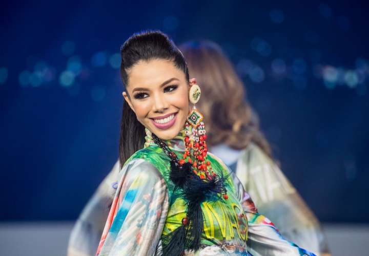 La joven Thalía Olvino gana la corona del Miss Venezuela 2019
