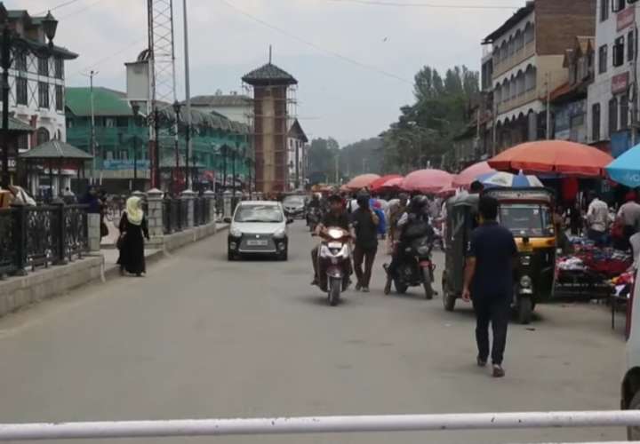 Turistas abandonan la Cachemira india tras orden de autoridades