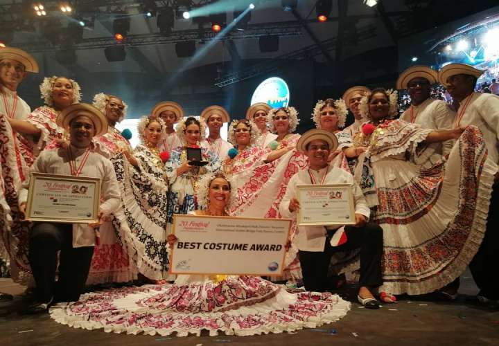 Ballet folklórico de Panamá arrasa en Turquía y se lleva la medalla de oro