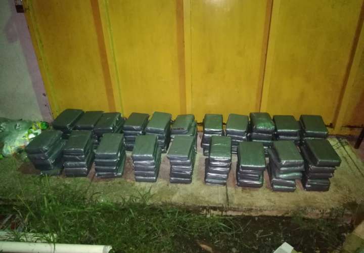 Confiscan 100 kilos de cocaína y tres extranjeros aprehendidos en La Chorrera