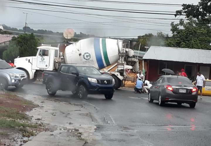 Niño de 11 años muere arrollado por un camión concretero en La Chorrera