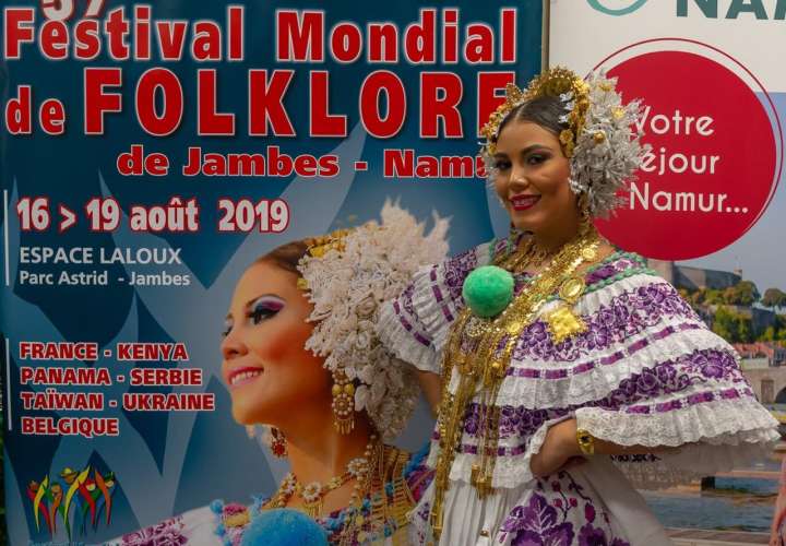 Grupo folklórico de Panamá demuestra su talento por Europa 