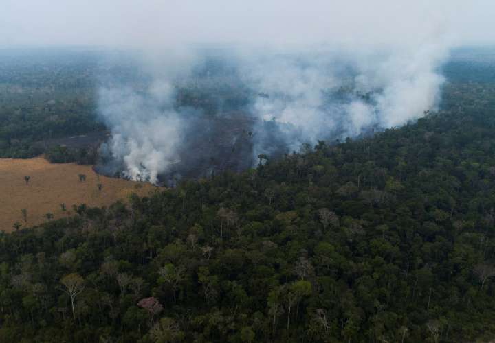 La densa humareda que cubre el corazón de la Amazonía
