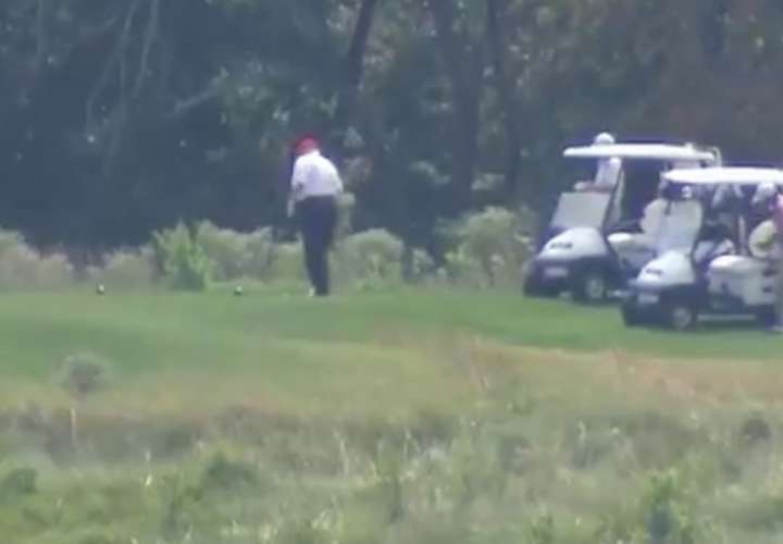 Critican a Trump por jugar golf mientras Dorian amenaza EE.UU.