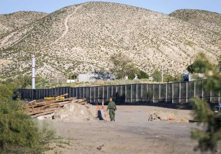 Trump desvía otros 3.600 millones del Pentágono para el muro con México (Video)