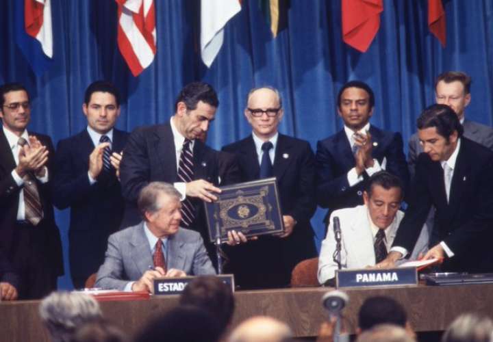 Celebran firma de los tratados Torrijos-Carter
