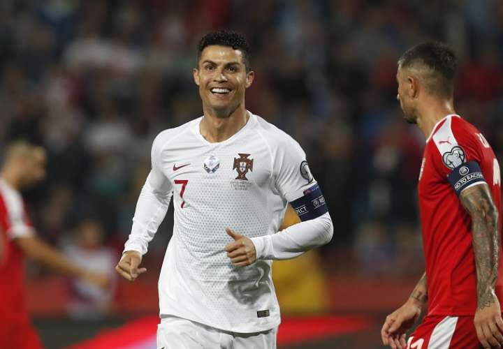 Cristiano es el alma de Portugal. /AP