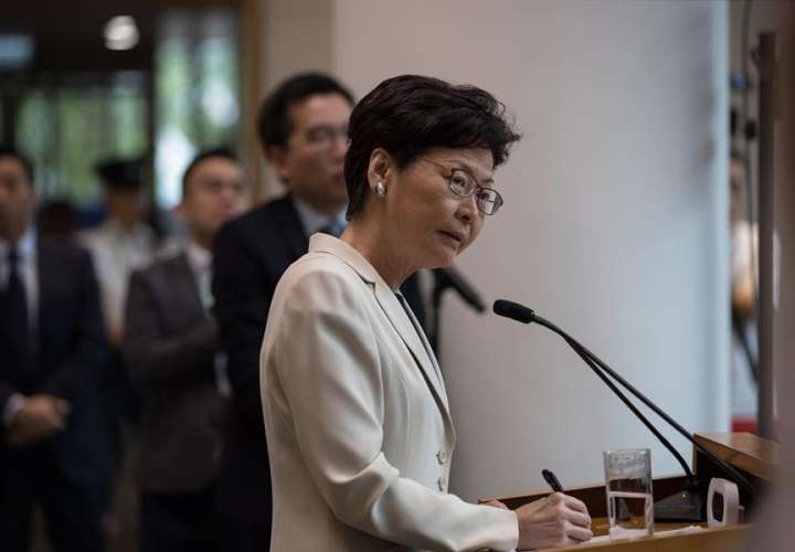 En la imagen aparece la jefa de Gobierno de Hong Kong, Carrie Lam. EFE