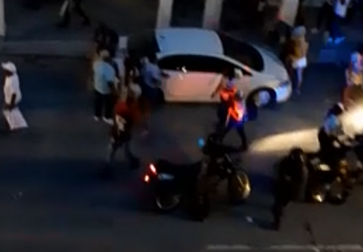 Disparos y desorden en las calles de Colón por suspensión de desfile [Video]