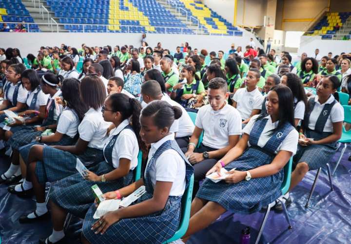 MIDES capacita a 482 jóvenes en Colón