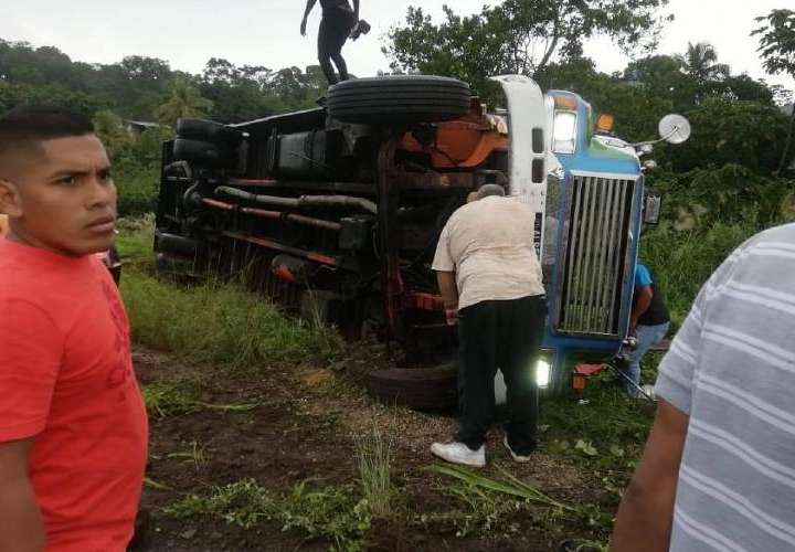 Vuelco de bus en Colón deja 15 heridos