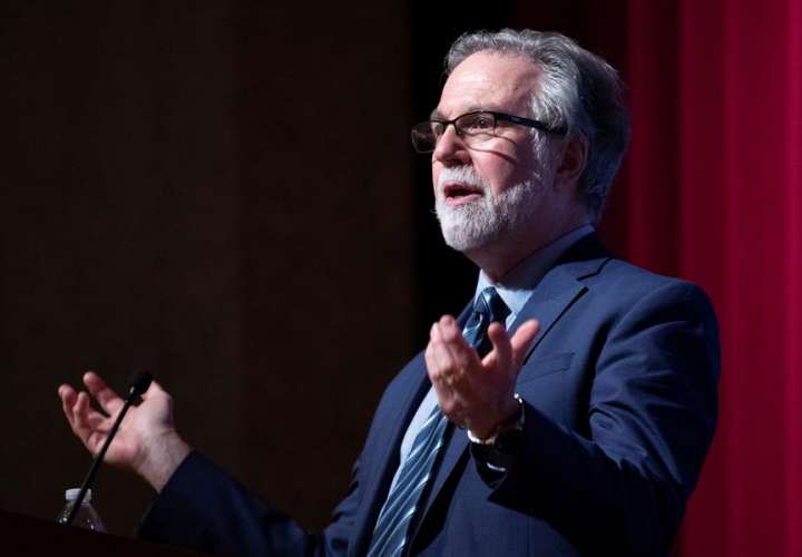 Gregg L. Semenz hace comentarios en una conferencia de prensa sobre su premio Nobel de Fisiología o Medicina 2019, en la Facultad de Medicina de la Universidad Johns Hopkins en Baltimore, Maryland, EE. UU., 07 de octubre de 2019. EFE
