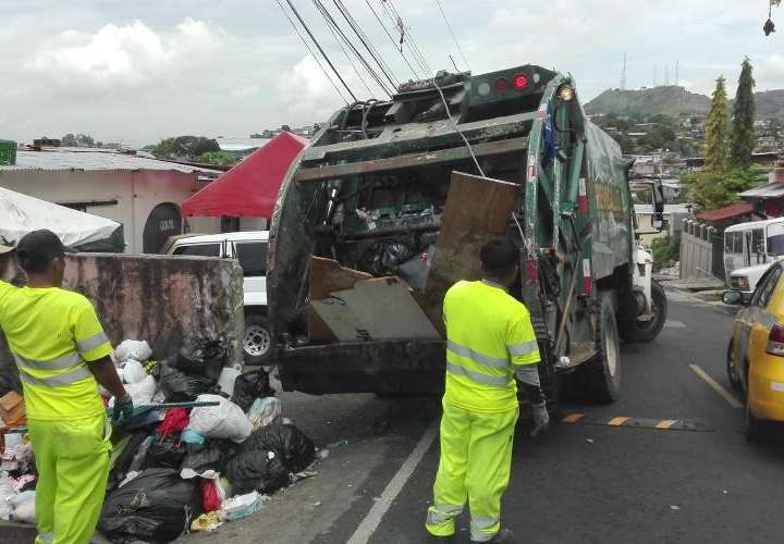 Revisalud culpa al IDAAN de que hoy ya no recogerá la basura