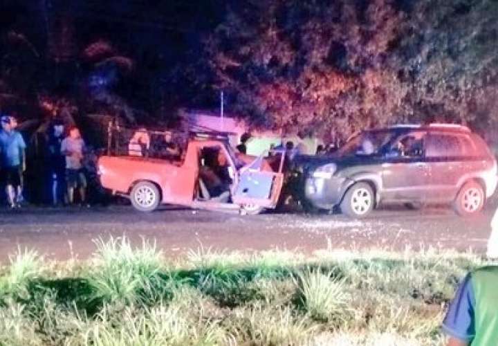 Una víctima fatal y  2 heridos deja colisión frontal en Veraguas