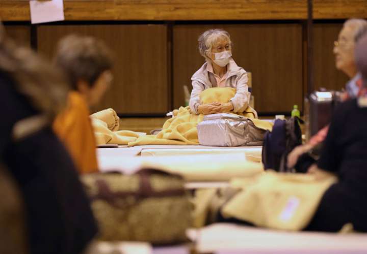 Un refugio causa indignación en Japón por rechazar a indigentes en pleno tifón