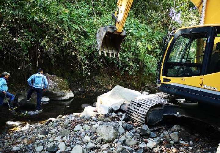 Residentes de Alanje y Boquerón están sin agua
