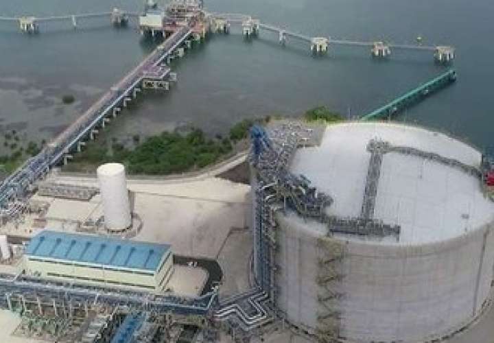 AES Panamá inaugura tanque de almacenamiento de gas natural licuado