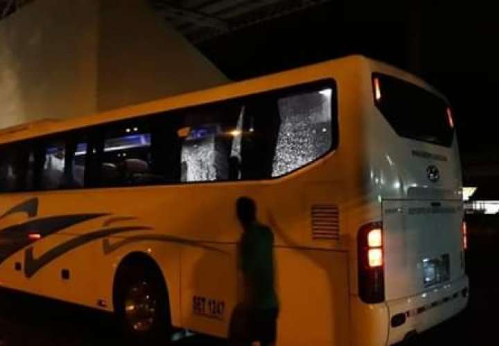 Vandalizan autobús que trasladaba a jugadores del Costa del Este FC en Chiriquí