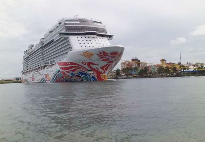 Norwegian Joy, el crucero más grande de la temporada, llega a Colón