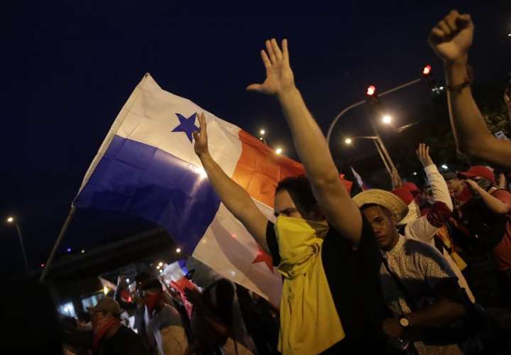 Rubén Blades alienta presencia joven en protestas contra Asamblea