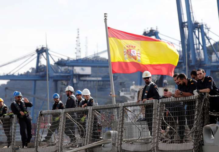 La fragata española "Méndez Núñez" recala en Panamá en su vuelta al mundo
