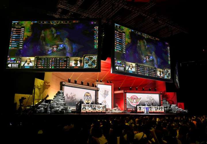 París se prepara para acoger la gran final del videojuego 'League of Legends'