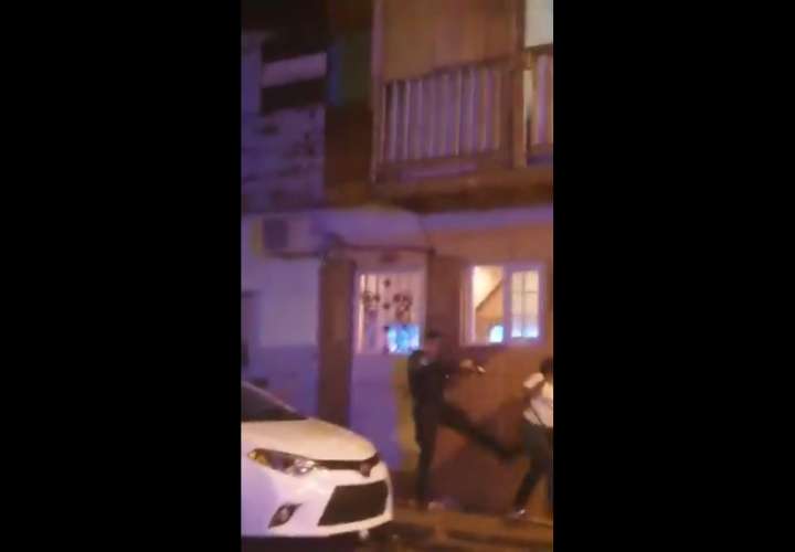 Cuerean a 'Dunde' durante incidente entre policías y residentes de Pedro Obarrio