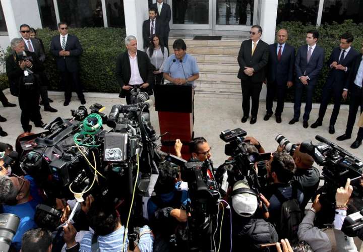 Evo Morales agradece en México a López Obrador por salvarle "la vida" (Video)